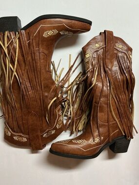 Embroidered Fringe Cowboy Boots for Women/ Color: Brown/ size: 6